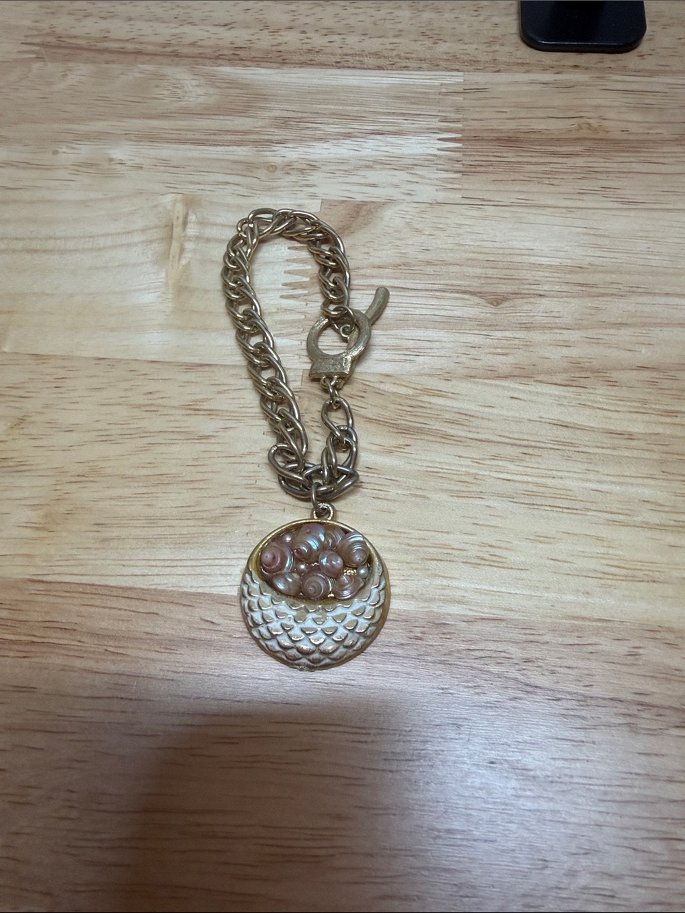 Vintage Gold-Tone Charm Bracelet with Iridescent Pearl-Accent Medallion